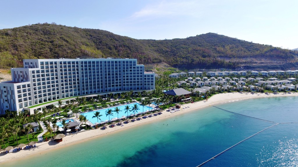 Vinpearl-Luxury-Nha-Trang-Bai-Bien
