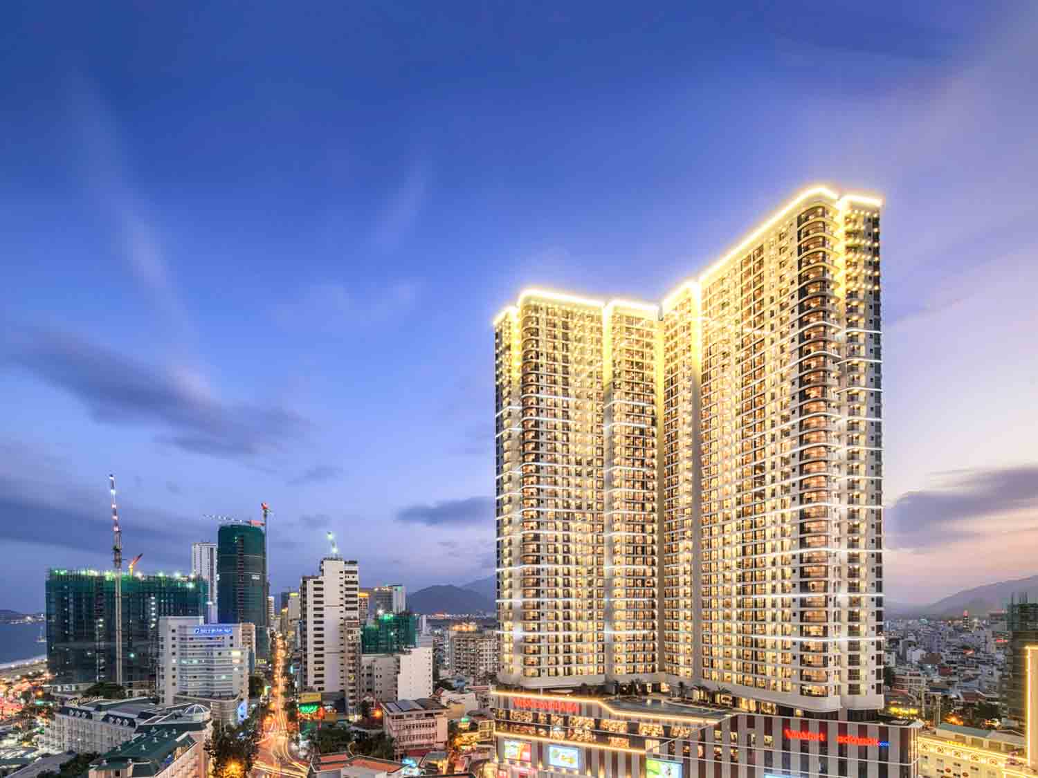 Trải nghiệm Vinpearl Condotel Empire Nha Trang – Khách sạn 5* mang vẻ đẹp tiềm ẩn.
